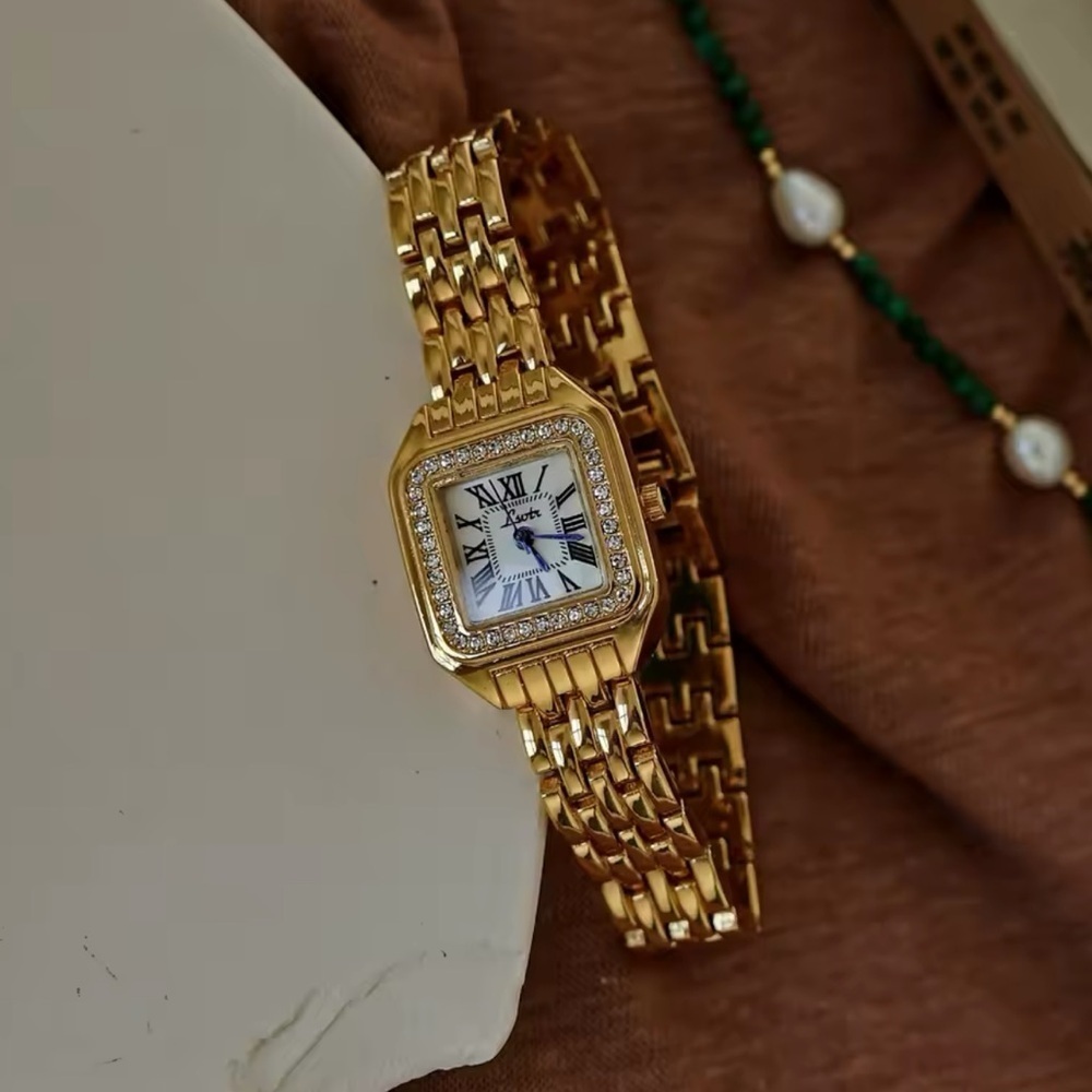 Panthere Classic Gold Crystal Stainless Steel Gold Watch - Picture 13 of 14